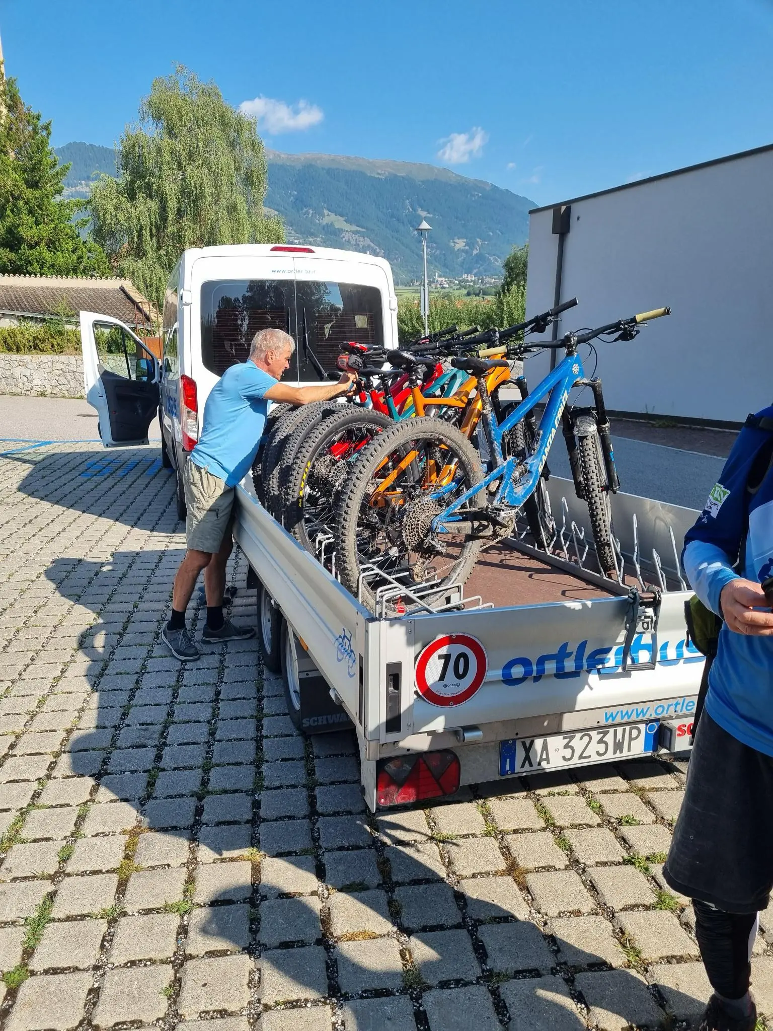 Verladung der Fahrräder auf den Bike-Shuttle | © Bernd Schiller