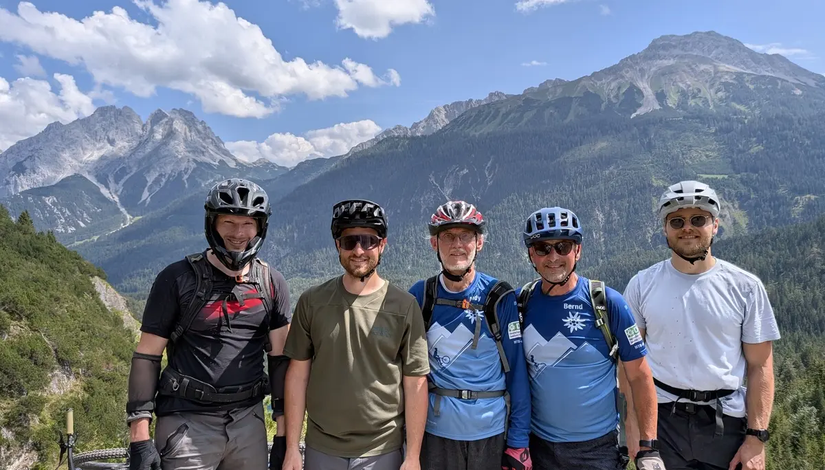 Gruppenbild am Blindsee-Trail | © Joshua Sundermeier