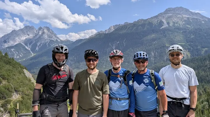 Gruppenbild am Blindsee-Trail | © Joshua Sundermeier