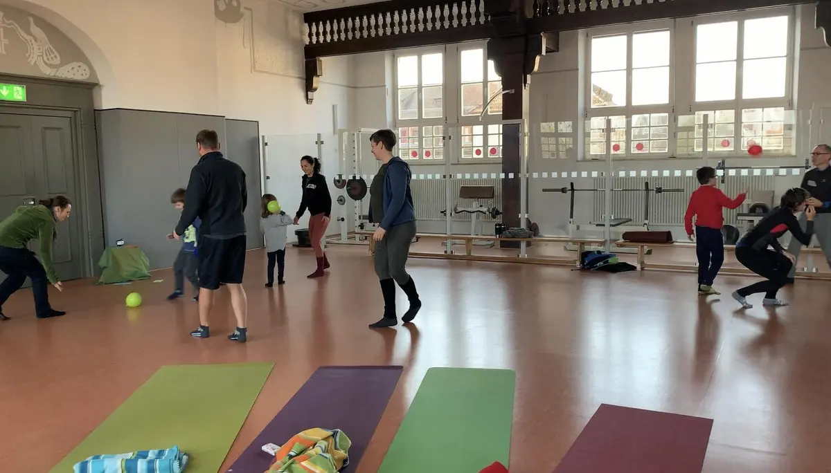 © DAV Fürth; Yoga-Gruppe; Fotograf Jenö Müller