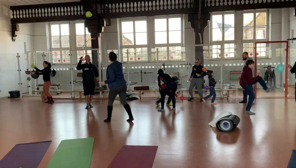 © DAV Fürth; Yoga-Gruppe; Fotograf Jenö Müller