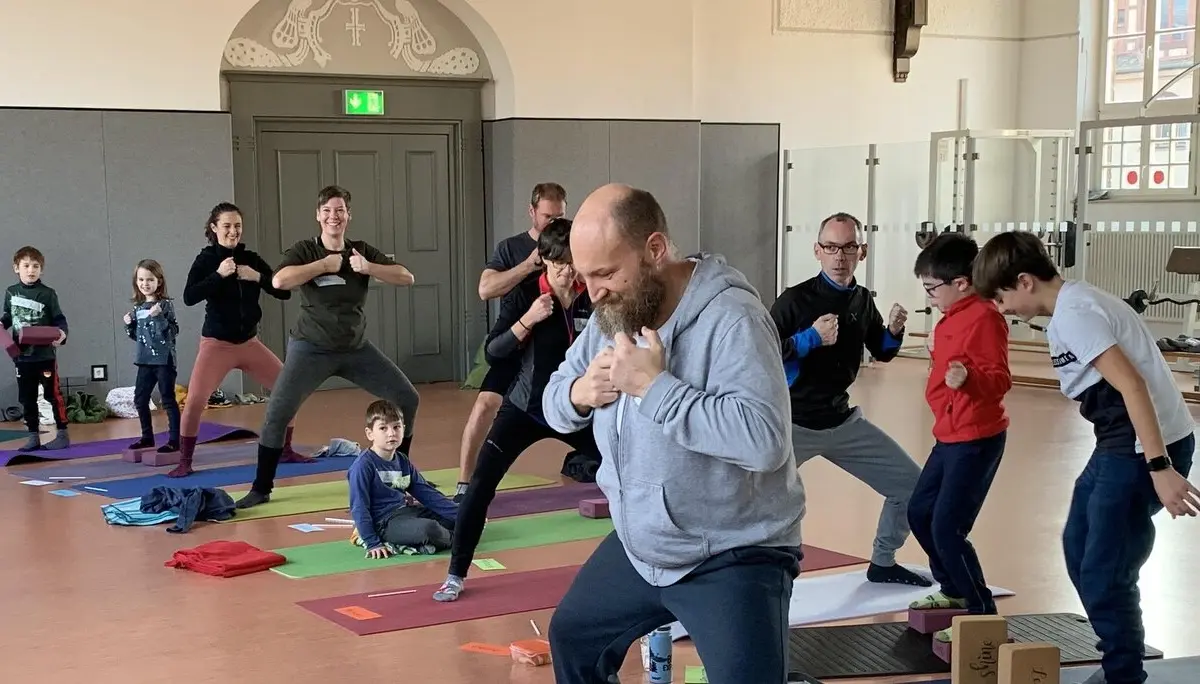 © DAV Fürth; Yoga-Gruppe; Fotograf Jenö Müller