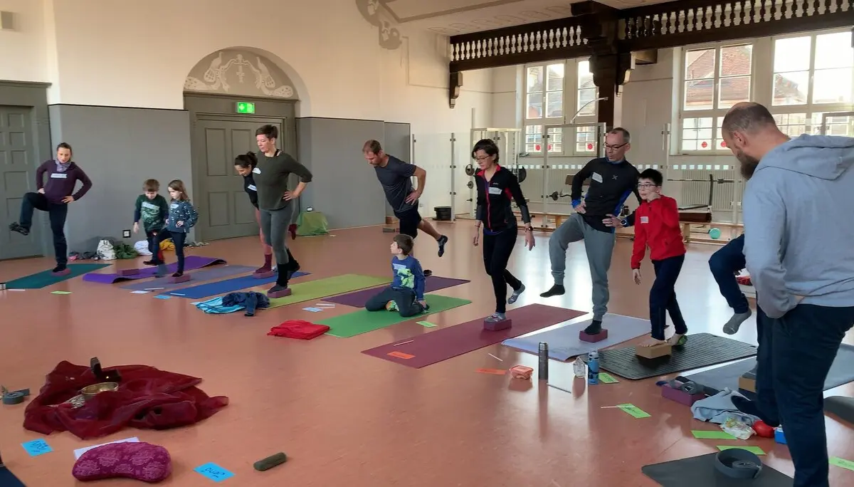 © DAV Fürth; Yoga-Gruppe; Fotograf Jenö Müller