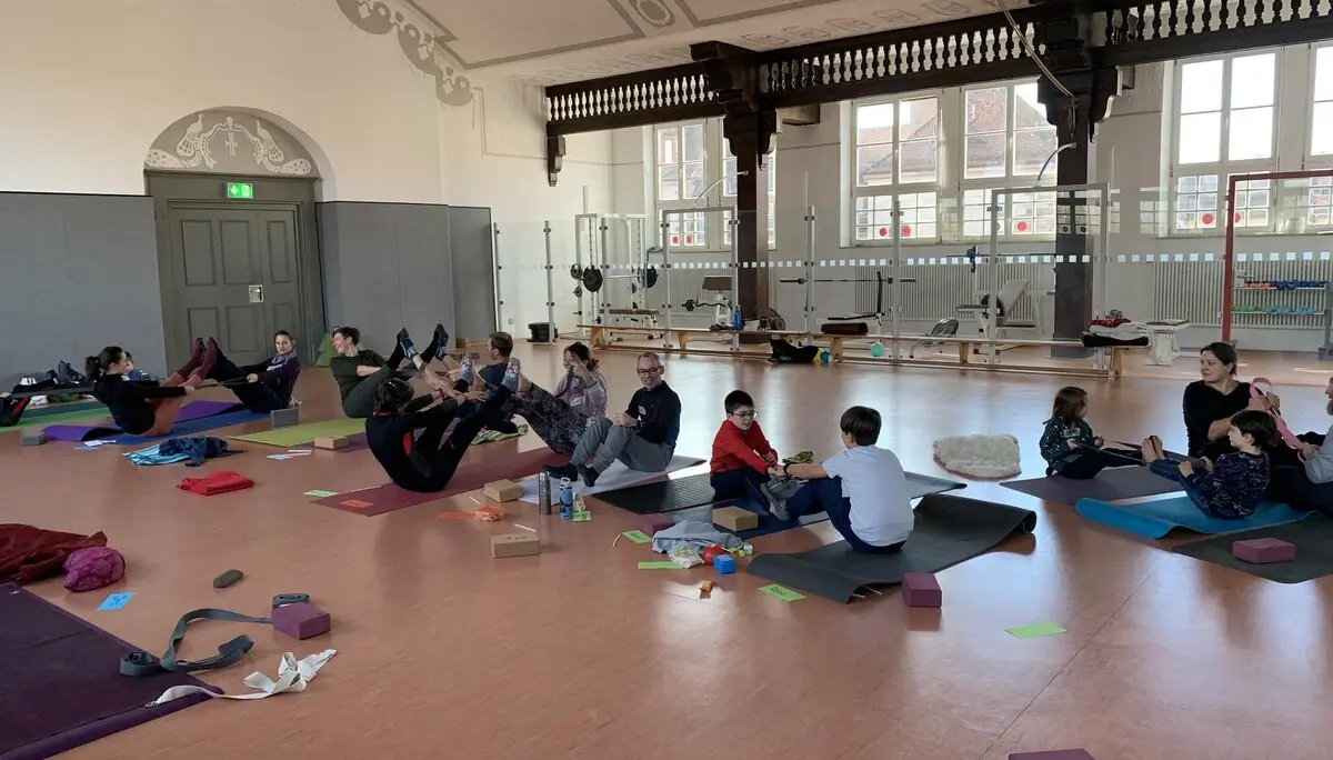 © DAV Fürth; Yoga-Gruppe; Fotograf Jenö Müller